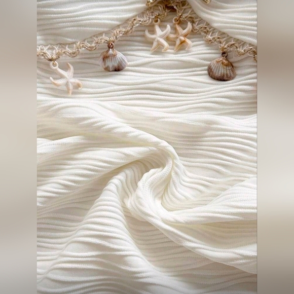 Soleia Tie Strap Starfish Shell Decor V-Neck Metal Buckle Knit Textured Halter - Picture 5 of 7